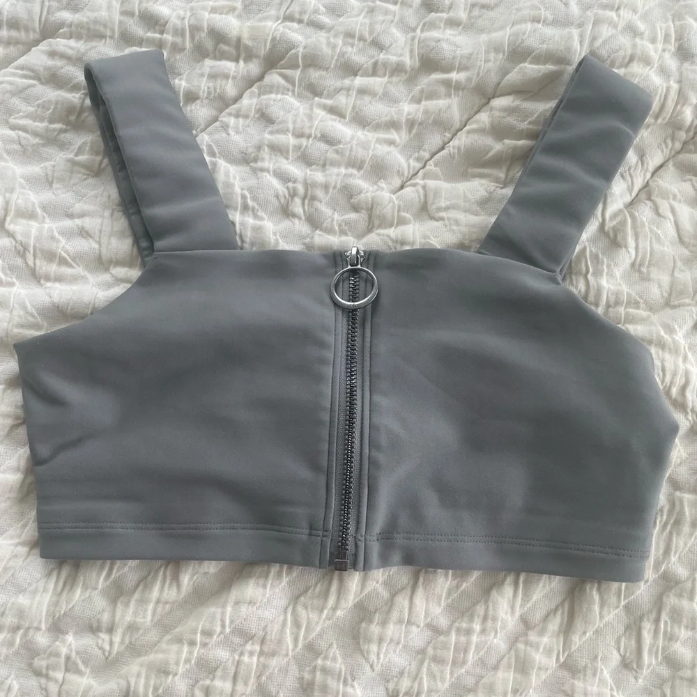 ALO Yoga Gray Zip-Front Sports Bra & High-Waist Leggings Set